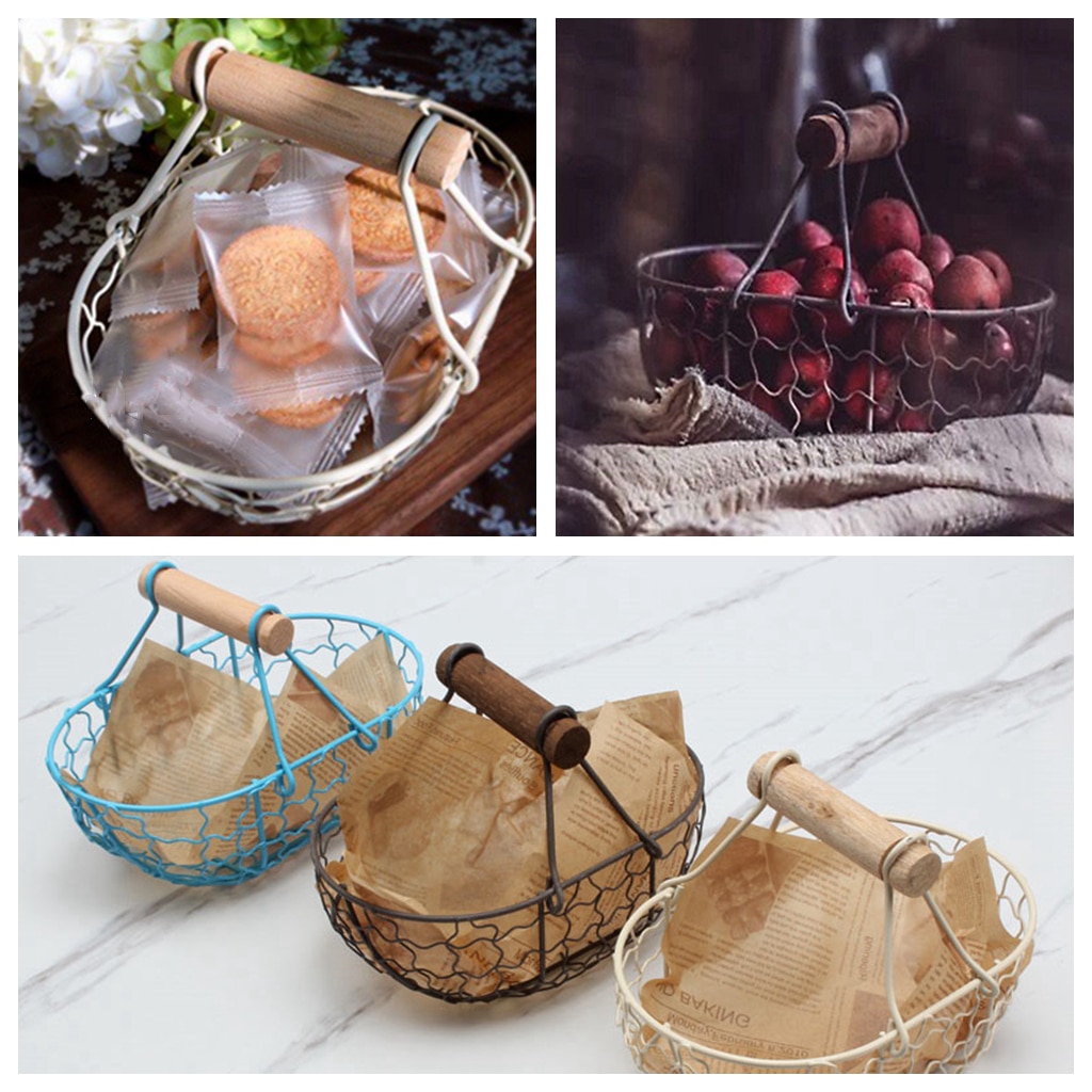 Wire Bread Basket with Wooden Handle Wire Bread Basket with Wooden Handle