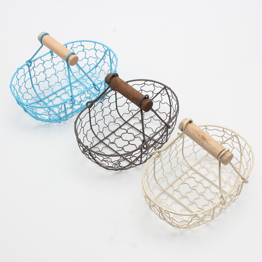 Wire Bread Basket with Wooden Handle Wire Bread Basket with Wooden Handle