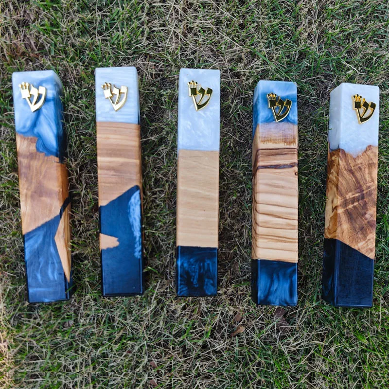 Wood Resin Mezuzah Case with Hebrew Shin Symbol Handcrafted Mezuzah Case for Door Decoration Mezuza Jewish Religious