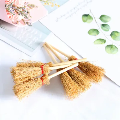 Wooden Mini Witch Brooms (12pcs) Wooden Mini Witch Brooms (12pcs)
