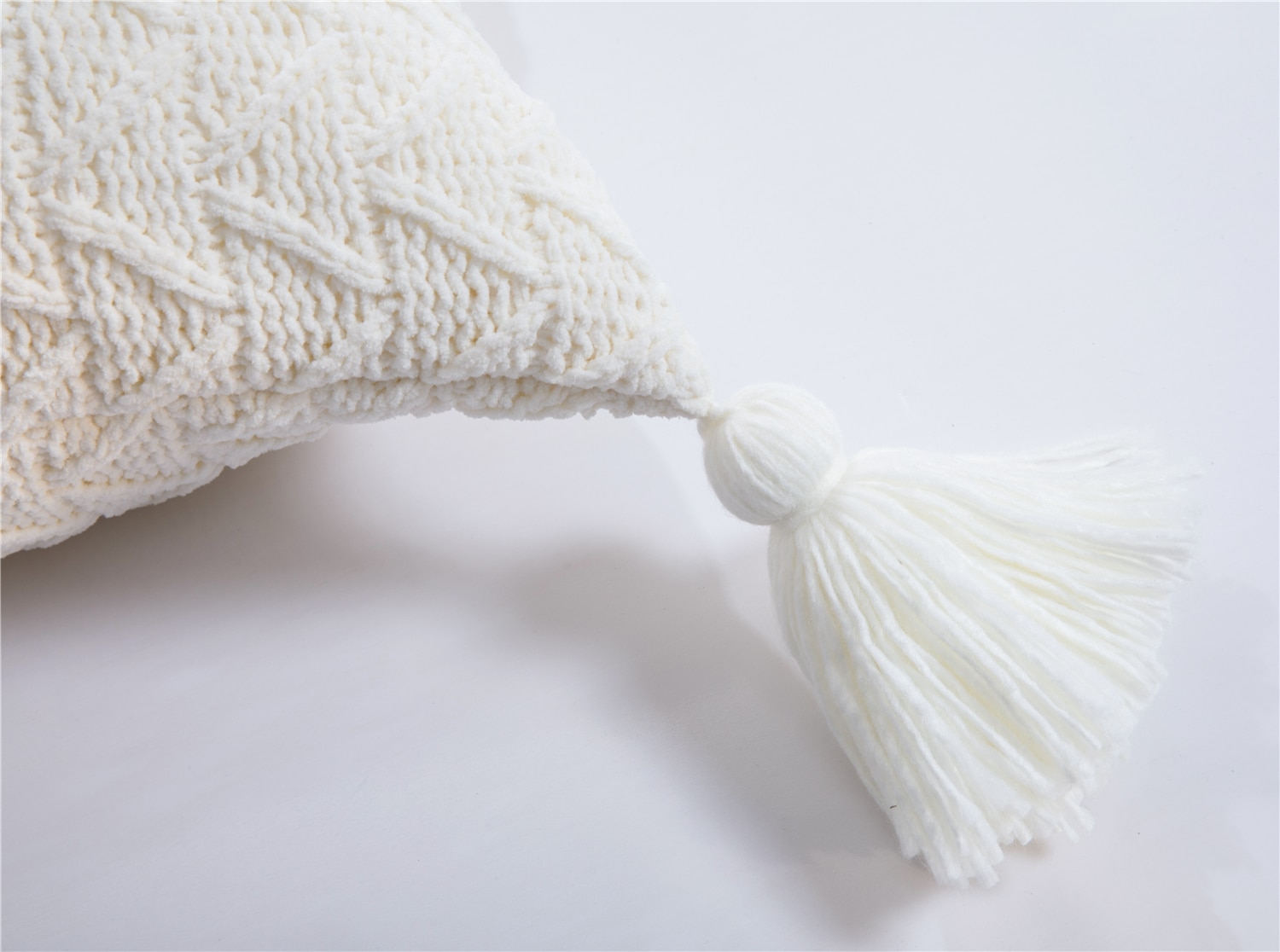 Woven Pillow Cover with Tassels Woven Pillow Cover with Tassels